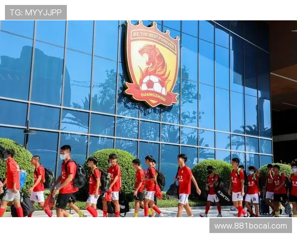 恒大足校青少年足球比赛精彩回顾与亮点分析